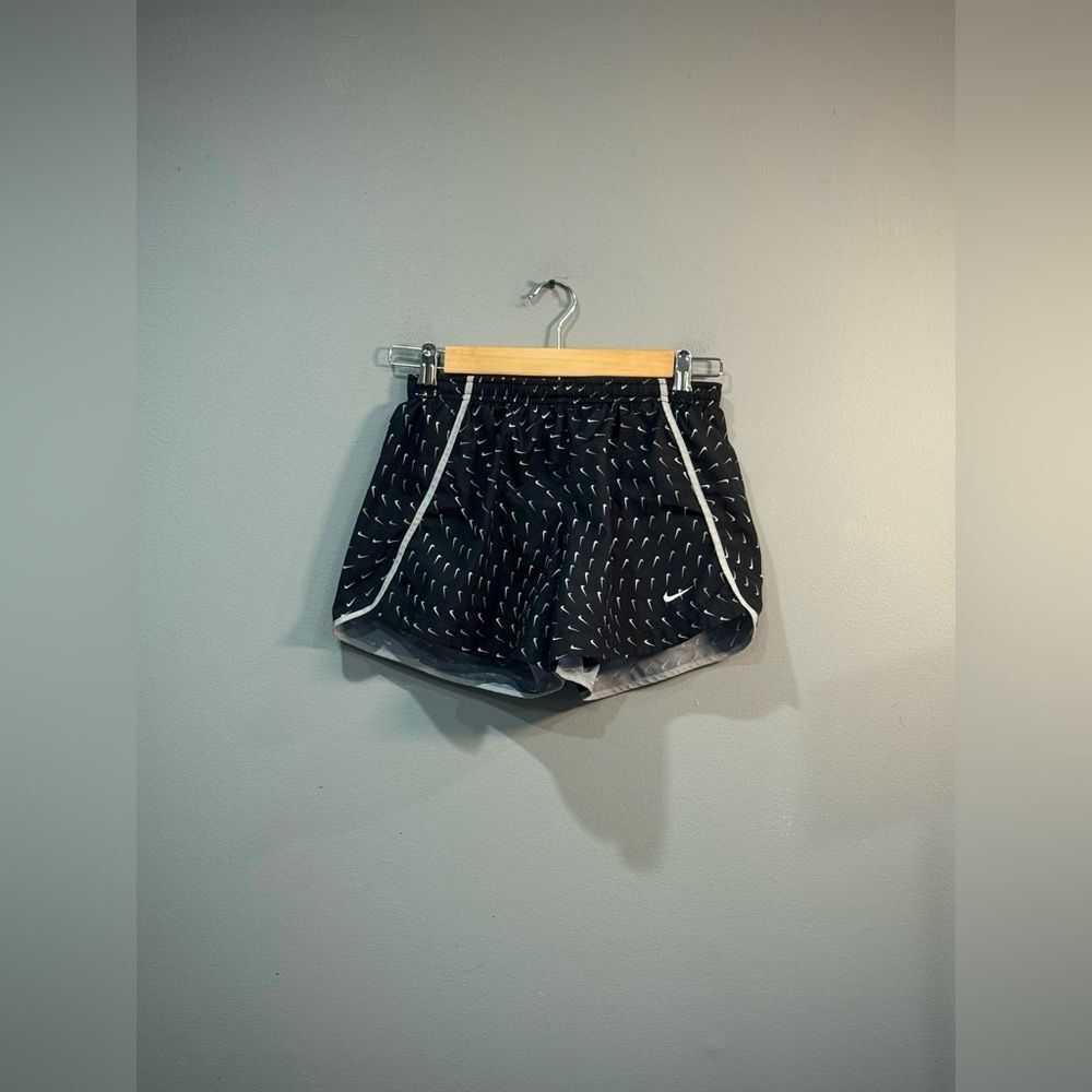 Girls Black Nike Swoosh Logo Active Shorts Size L EUC